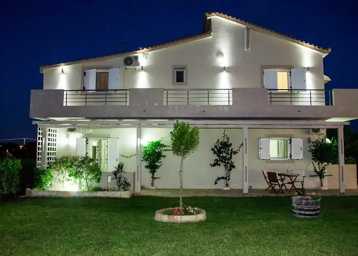 Appartement Tesys And Apartments, By Zantewize Laganas