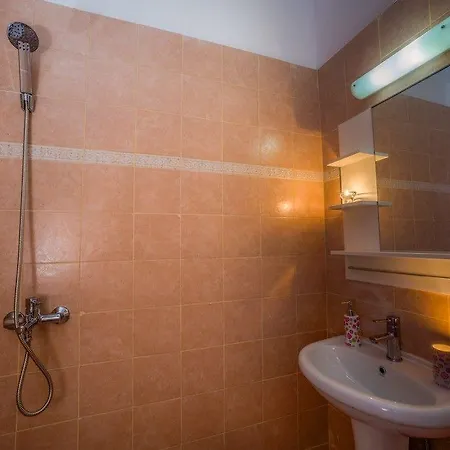 Tesys And Apartments, By Zantewize アパート ラガナス