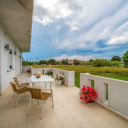 Tesys And Apartments, By Zantewize