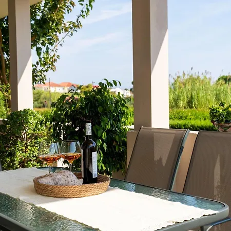 Apartman Tesys And Apartments, By Zantewize