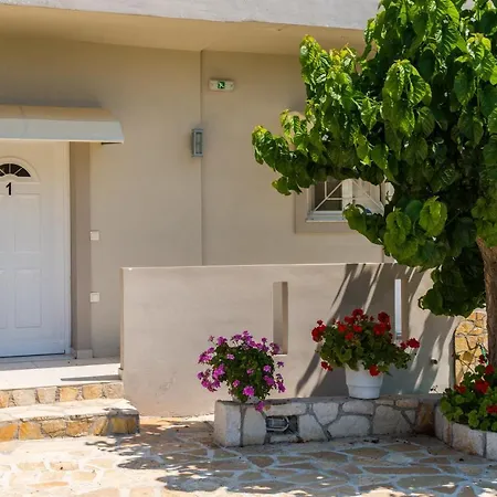 Tesys And Apartments, By Zantewize *